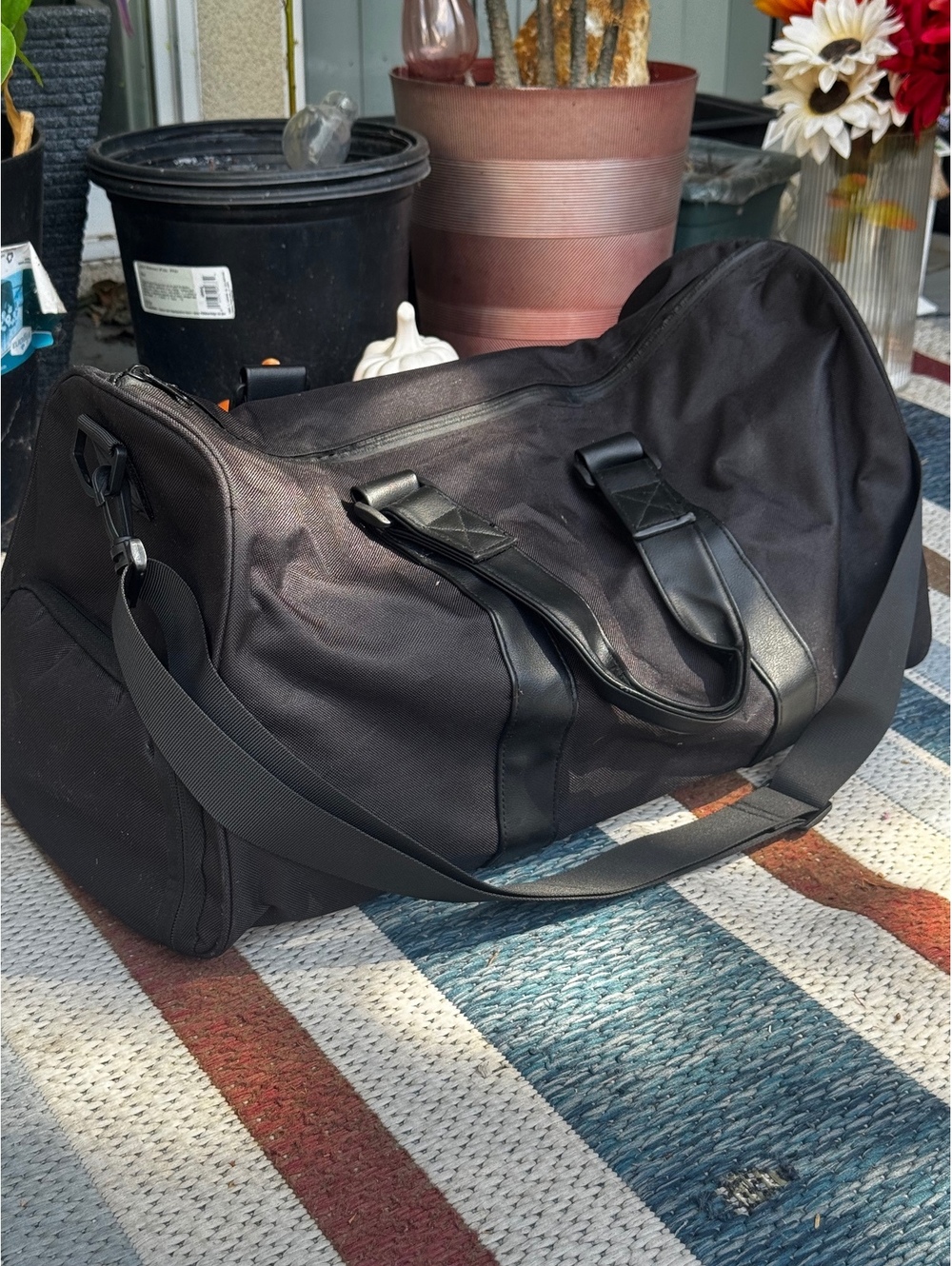 Black Weekender Duffel Bag w/ Shoe Compartment Shoulder Strap Travel Gym